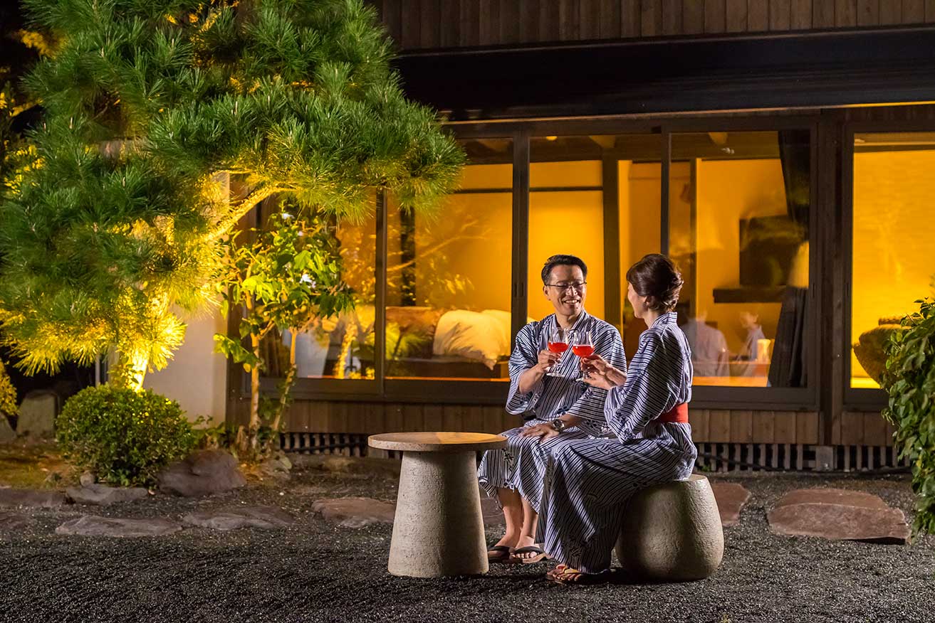 那古井間　桐の間