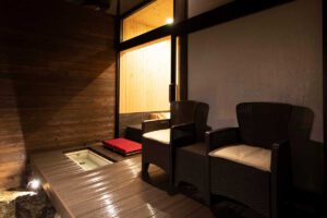 那古井間 草枕の間