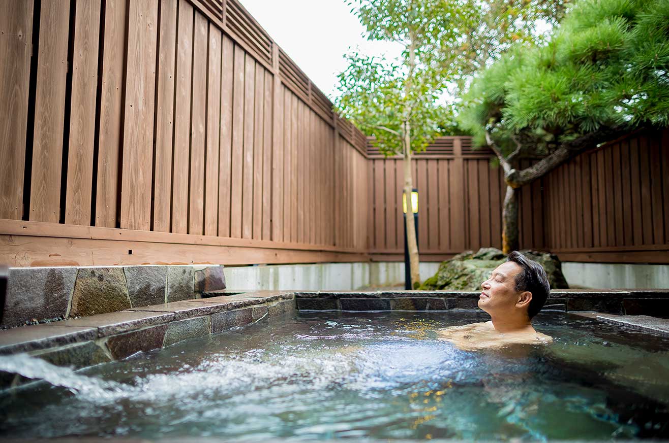 那古井間　松の間