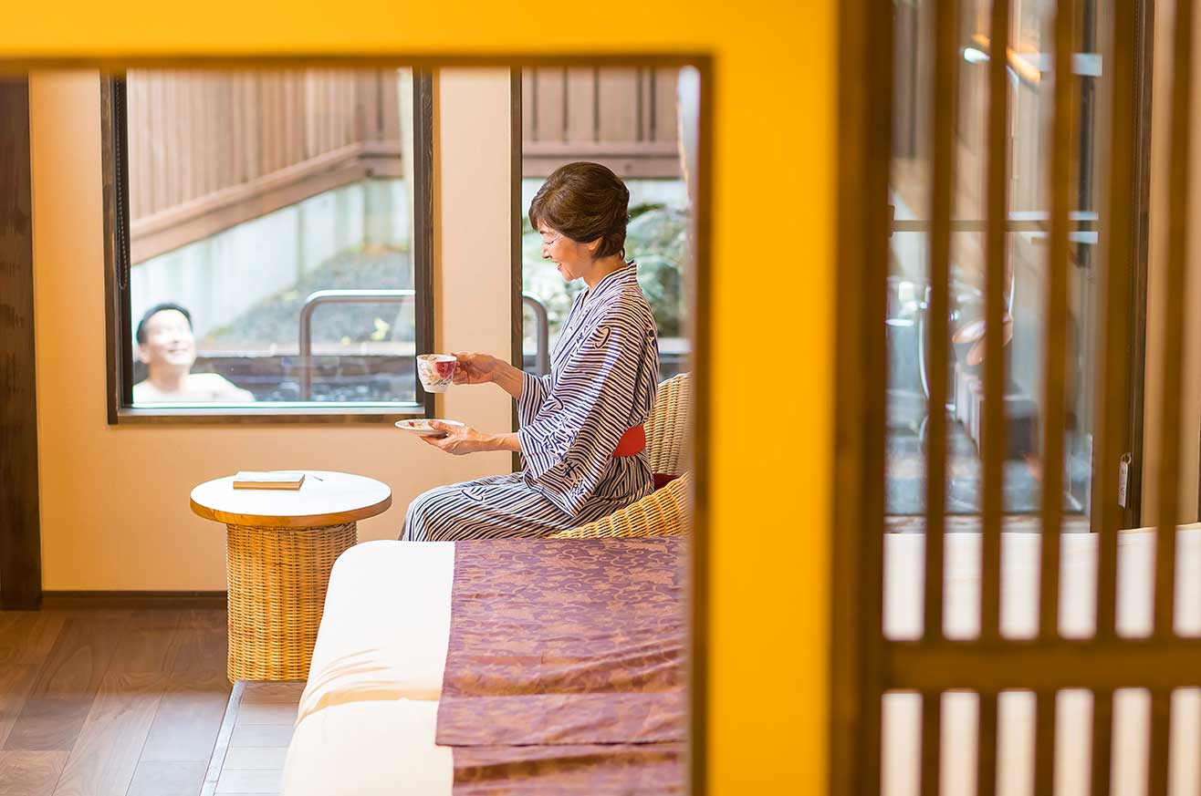 那古井間　松の間